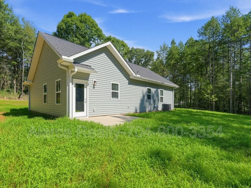 For Rent: 438 Weathers Creek Rd Troutman NC 28166 property image