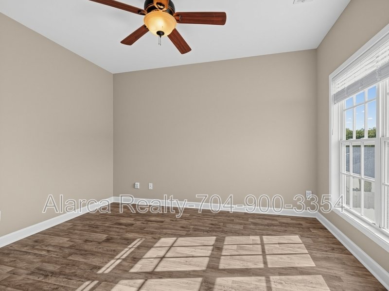 For Rent: 11410 Potters Row Cornelius, NC 28031 property image