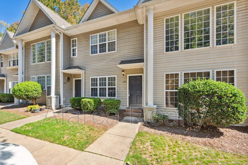 For Rent: 1285 E Woodlawn Rd Charlotte NC 28209 property image