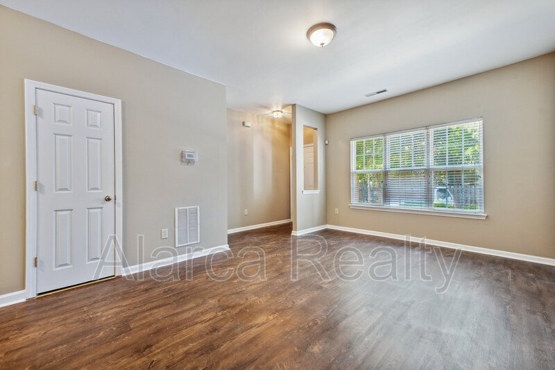 For Rent: 1285 E Woodlawn Rd Charlotte NC 28209 property image