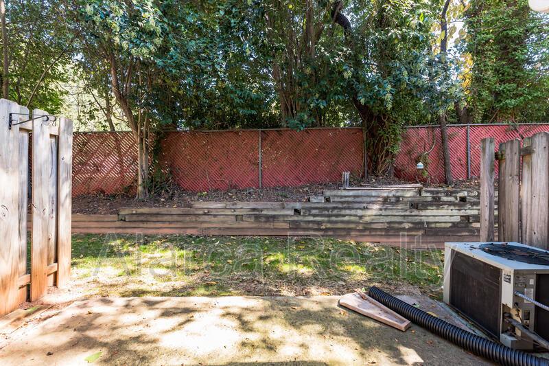 For Rent: 1285 E Woodlawn Rd Charlotte NC 28209 property image